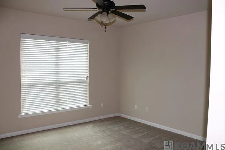 37237 Market Place Dr — Photo 11
