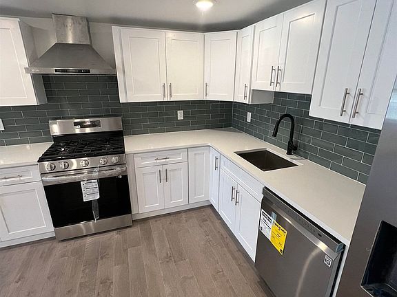 5th image of 188 Van Horne St #1