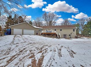 3197 S Baileyville Rd, Freeport, IL 61032