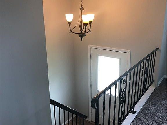 4th image of 124 Longdale Dr