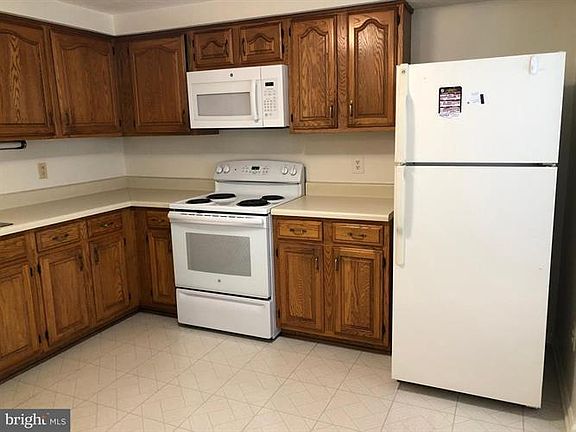 4th image of 6841 Ericka Ave