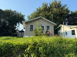 609 Stowell Ave, Alton, IL 62002
