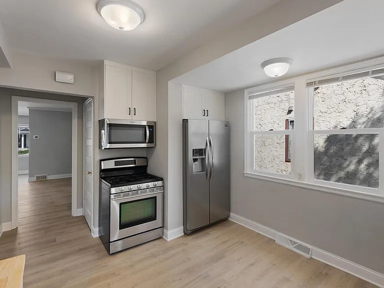 3237 Hennepin Ave — Photo 6