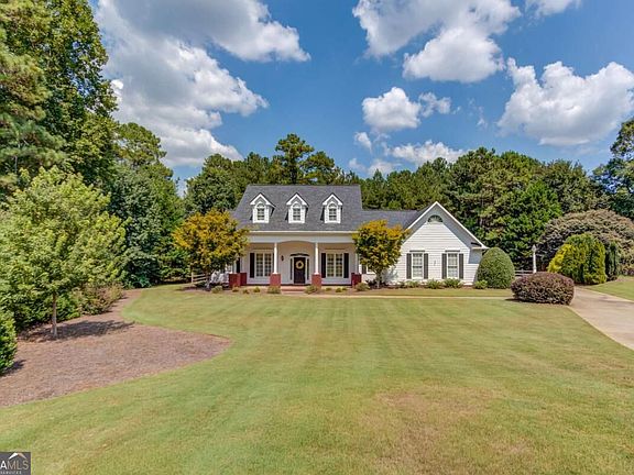 2nd image of 2635 Heritage Ln