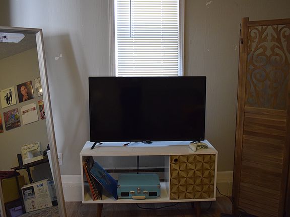 4th image of 1583-87 Athena Dr