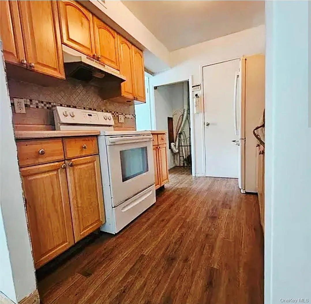 2 bed, 1.5 bath, 1000 sqft, $2,750 — Photo 2