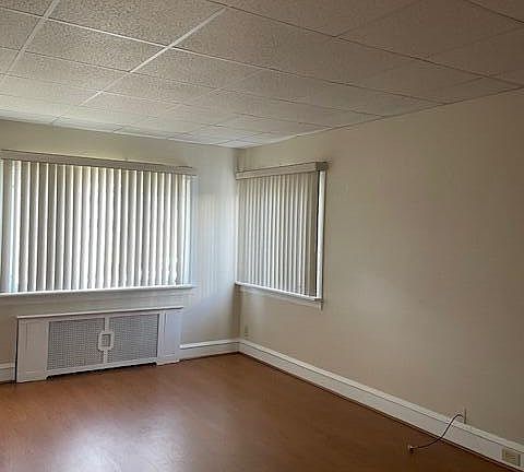 4th image of 515-517 E Elm St