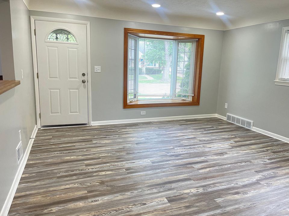 1st image of 2933 Geneva St