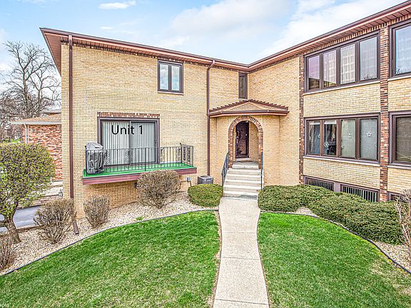 3rd image of 10355 S Parkside Ave #1