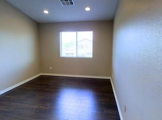 2572 W Cool Water Way, San Tan Valley, AZ 85142