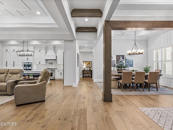 4th image of 1505 Charlottesville Blvd
