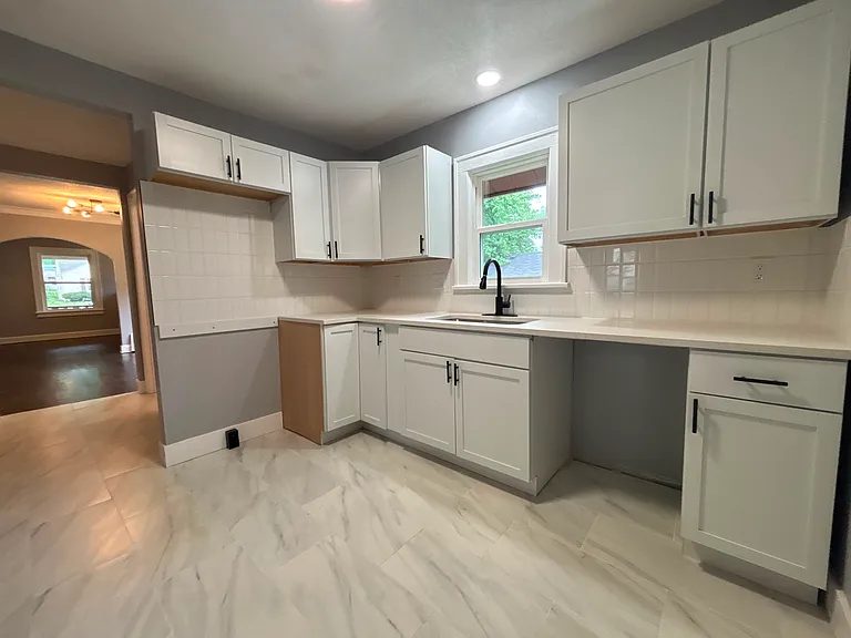 7221 Park Ave — Photo 6