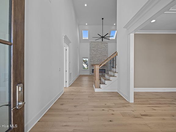 4th image of 800 Rupert Drive