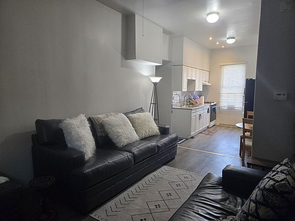 2nd image of 7204 S Rhodes Ave