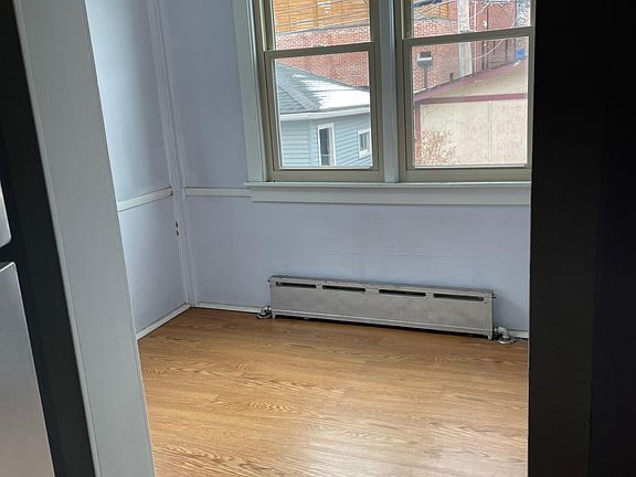 3rd image of 1634 W Edgewater Ave