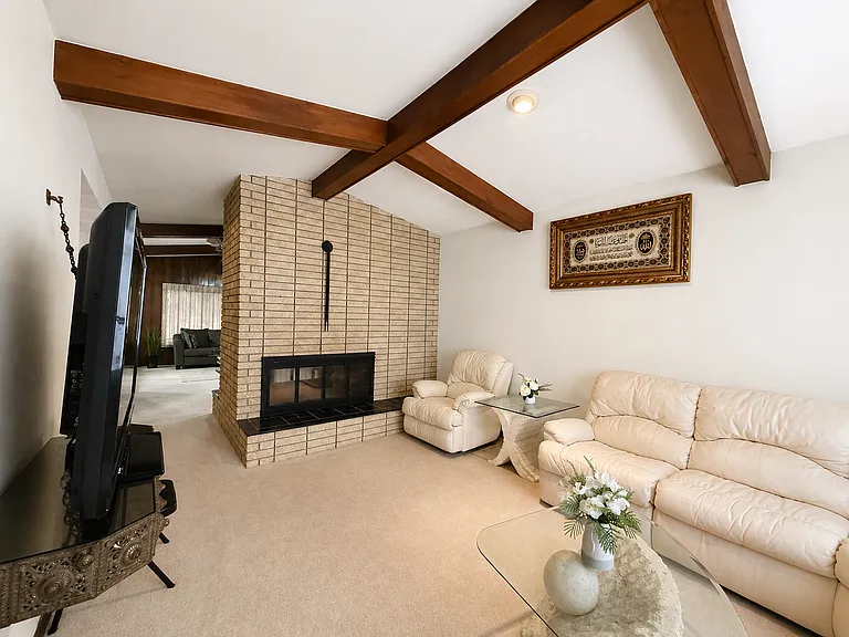 37663 Sarafina Dr — Photo 4
