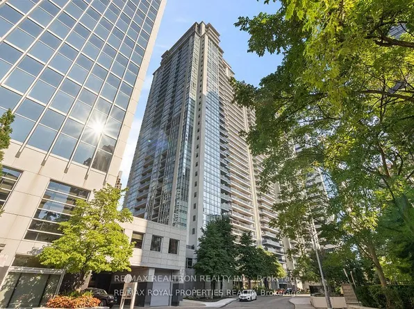 4978 Yonge St, Toronto, ON