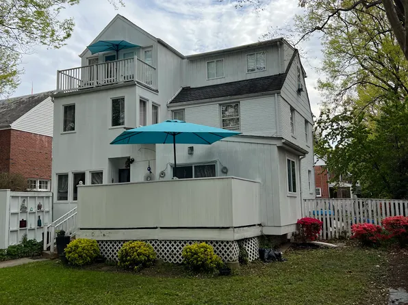 4701 45th St NW, Washington, DC 20016