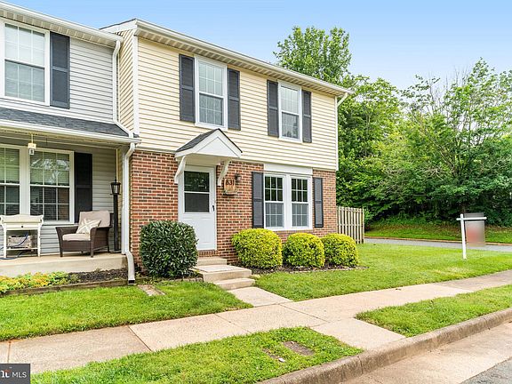 4th image of 831 Oak Leaf Ct