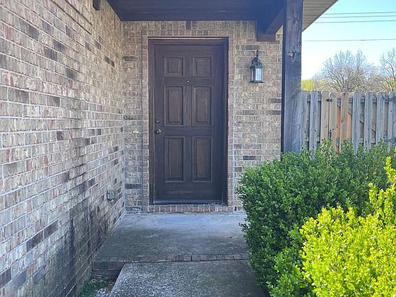 2nd image of 2869 N Seneca Ave