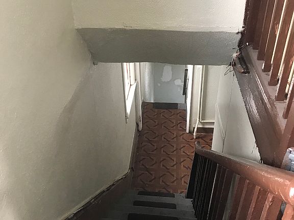 5th image of 204 Gordon St #3
