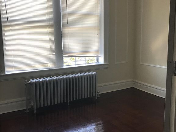 4th image of 49 S Clinton St APT D11