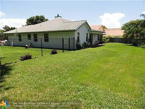 3rd image of 9711 N Oak Knoll Cir