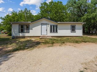 106 W High St, Leon, KS 67074