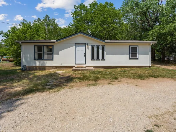 106 W High St, Leon, KS 67074