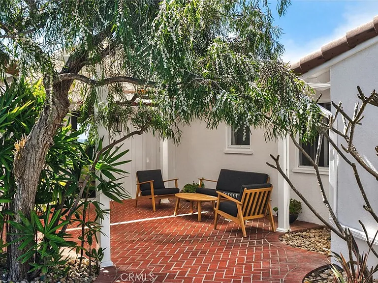 428 Cabrillo Ter — Photo 4