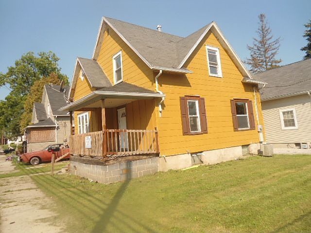 1st image of 119 E Jefferson St