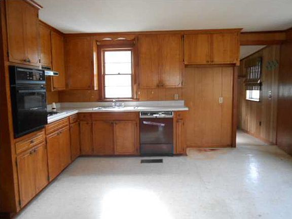3rd image of 1930 22nd Avenue Hts