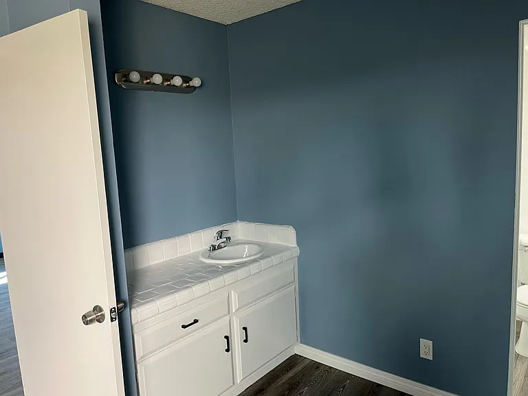 1042 Bennett Ave #1 — Photo 11