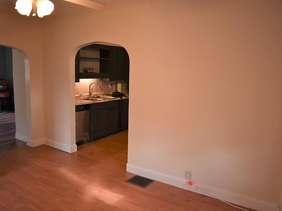 2nd image of 4746 Dubois St