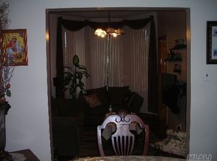 6050 Gates Ave, Ridgewood, NY 11385