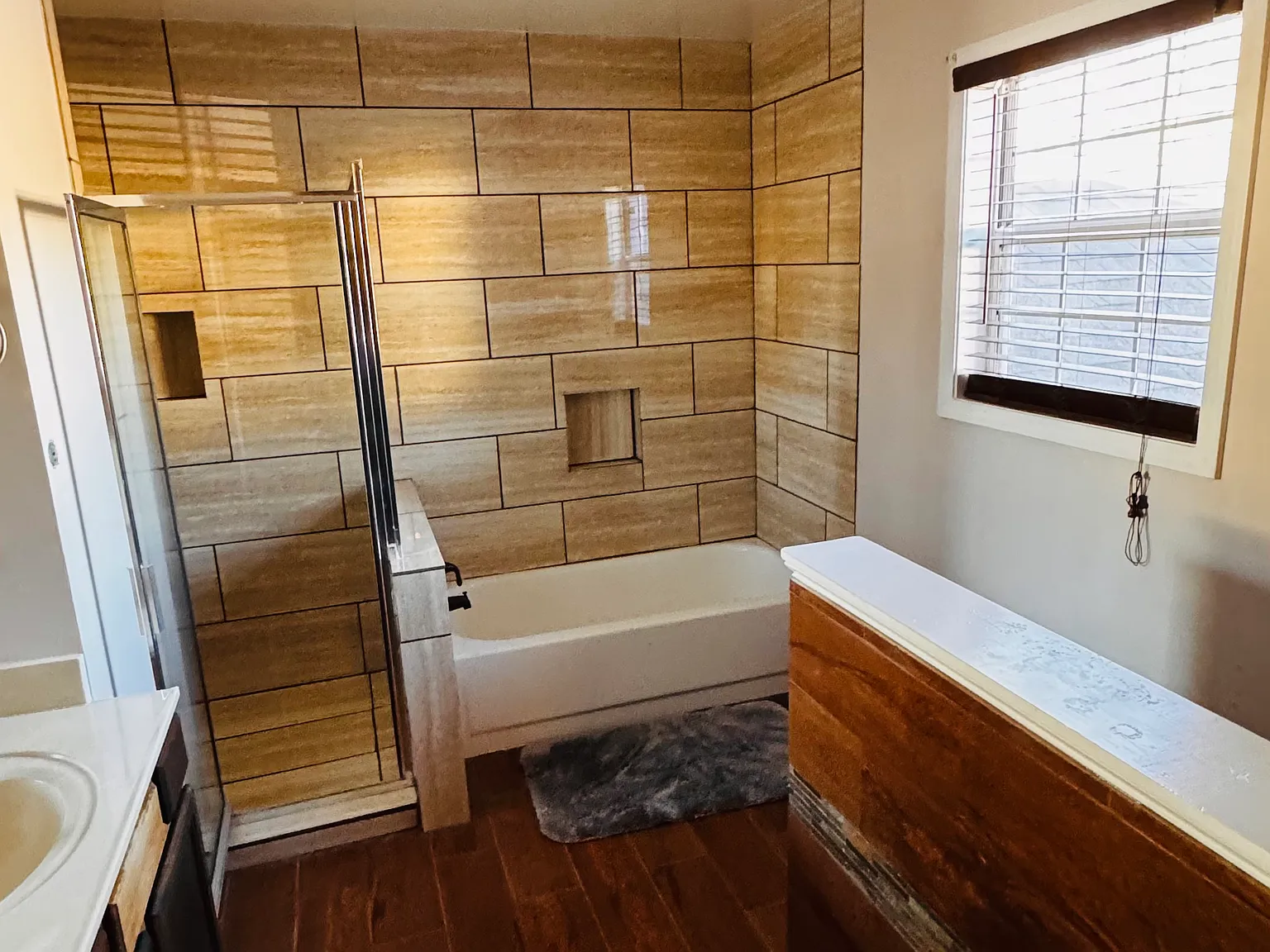 530 Barclay Ct — Photo 4