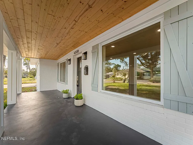 4308 Worth Dr E — Photo 2