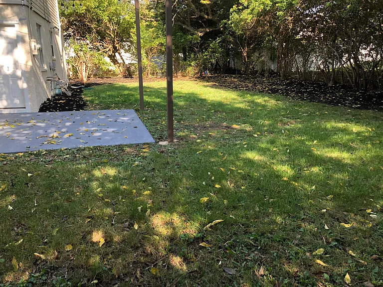 1890 Riverside Dr — Photo 19