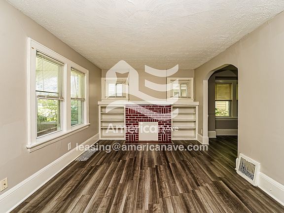 1132729_003_living_room_3.jpg