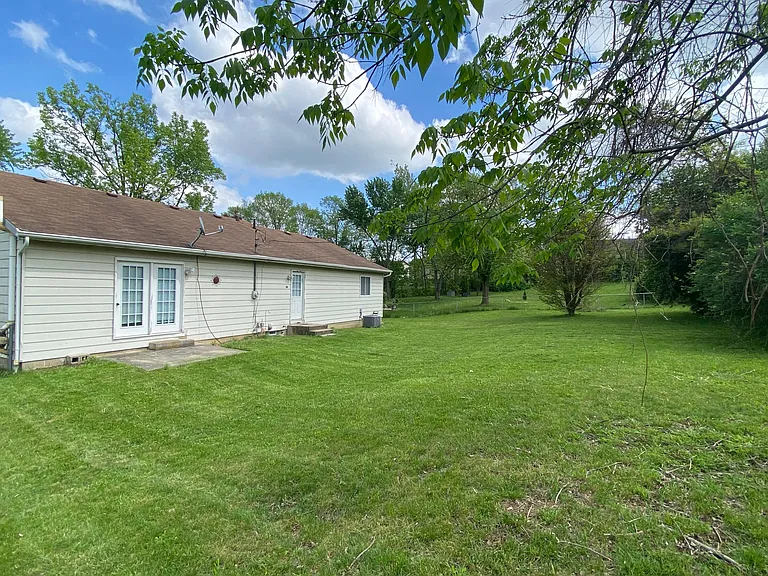 738 Holly Rd — Photo 10