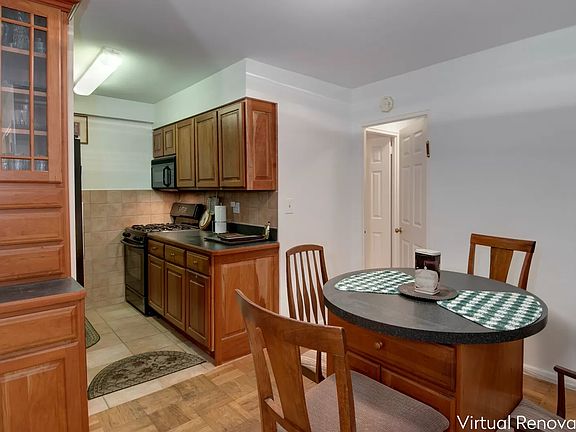 2nd image of 15 W 72nd St APT 3S