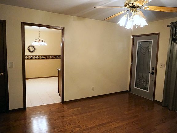 3rd image of 3022 W Crawford Ave