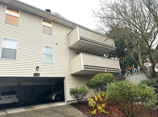6542 42nd Ave SW #202, Seattle, WA 98136