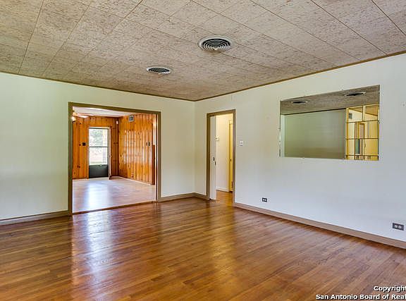 5th image of 123 Beverly Dr