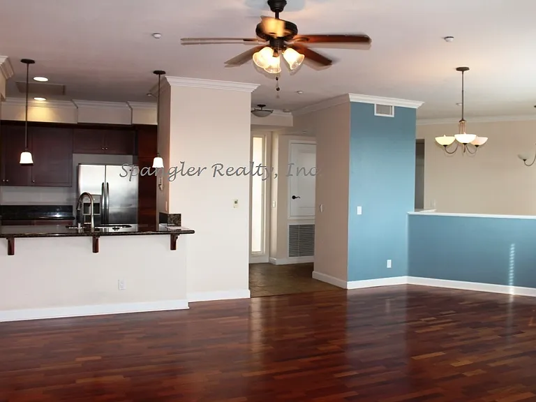 553 Laguna Dr — Photo 2