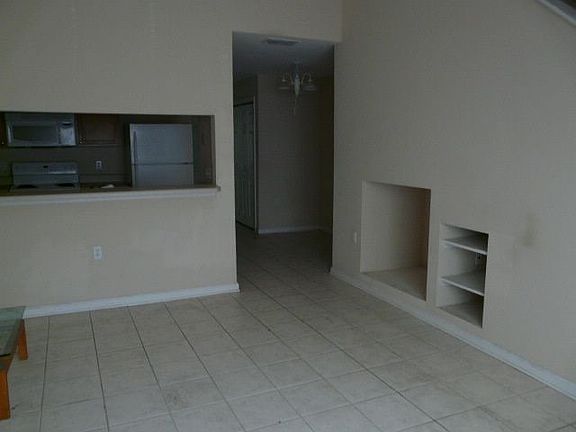 4th image of 2740 W Tharpe St APT 303