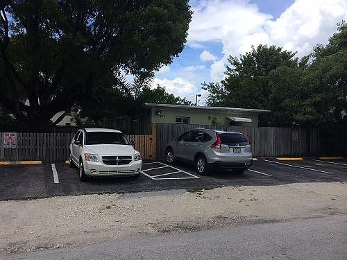 2nd image of 417 SE 14th Ct APT 2