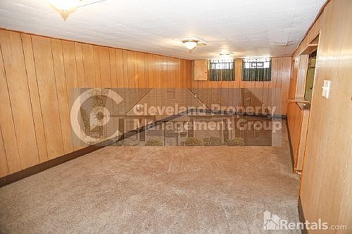 5th image of 833 E 216th St
