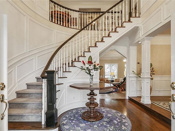 3rd image of 3533 Lake Palourde Dr
