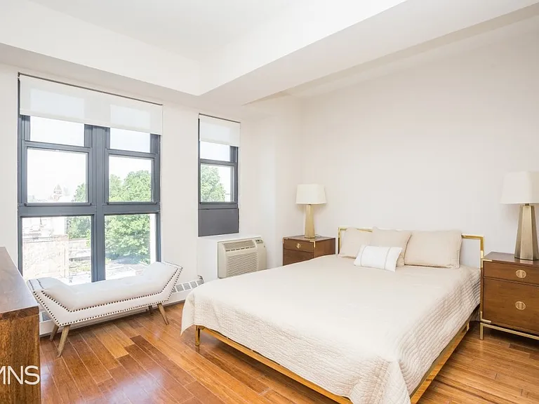 27 Albany Ave #701 — Photo 6